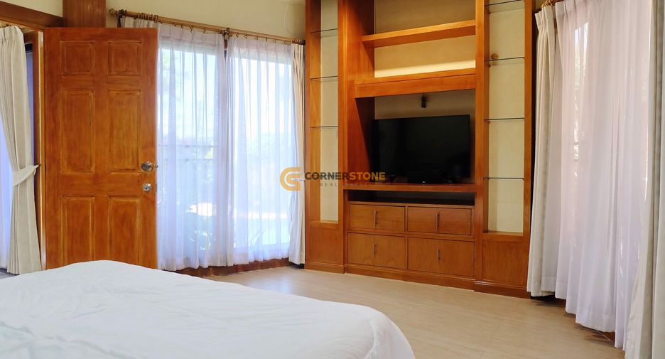 Casa en alquiler de 4 habitaciones en Bang Lamung, Chonburi
