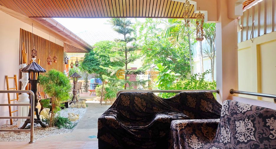 Casa en alquiler de 4 habitaciones en Bang Lamung, Chonburi