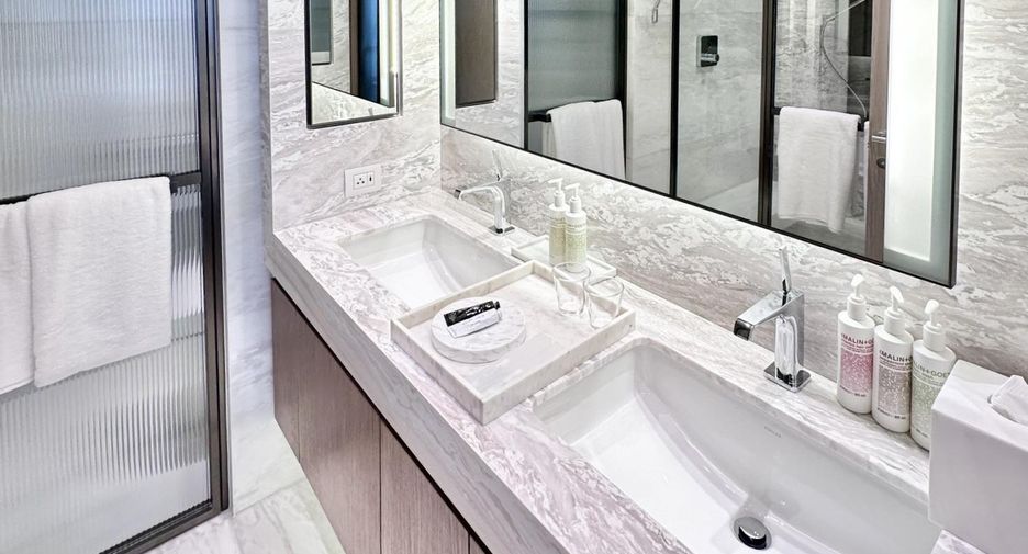 For rent 1 bed condo in Pathum Wan, Bangkok
