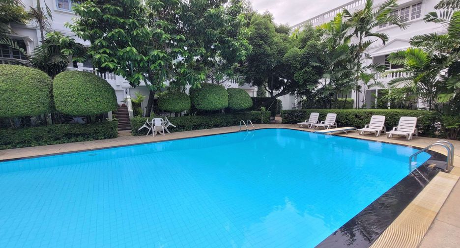 Wohnung zur Miete mit 4 Zimmer in Watthana, Bangkok