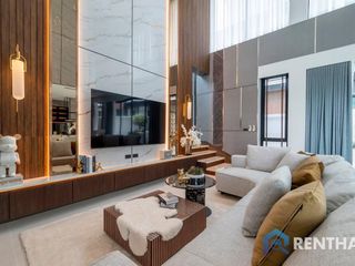 Villa en venta de 5 habitaciones en Bang Lamung, Chonburi