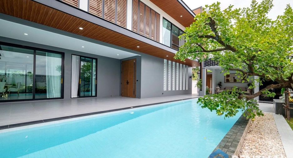 Villa en venta de 5 habitaciones en Bang Lamung, Chonburi