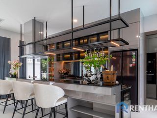 Villa en venta de 5 habitaciones en Bang Lamung, Chonburi