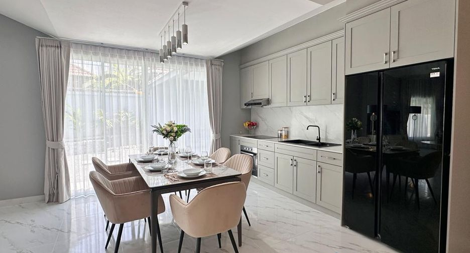 Casa en venta de 4 habitaciones en Bang Lamung, Chonburi