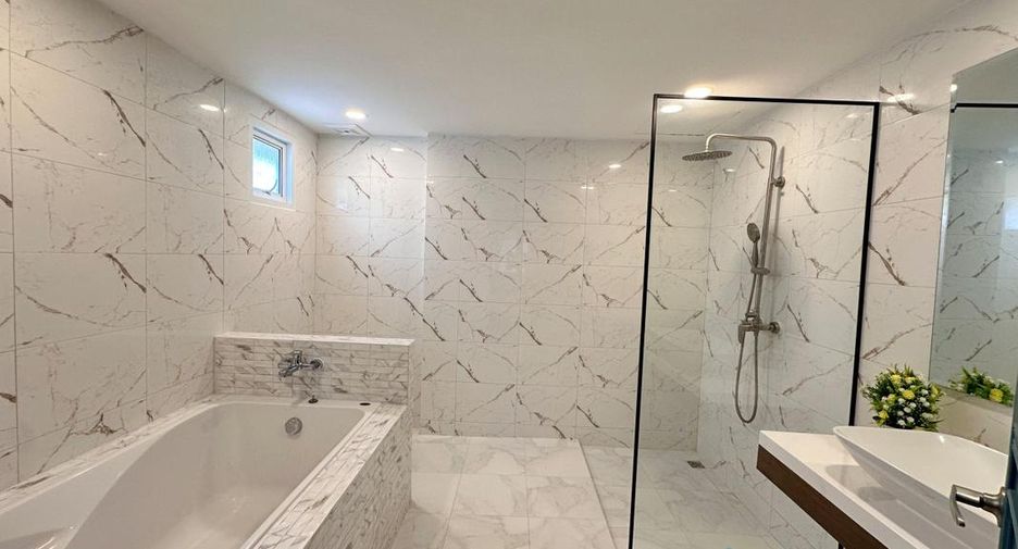 Casa en venta de 4 habitaciones en Bang Lamung, Chonburi