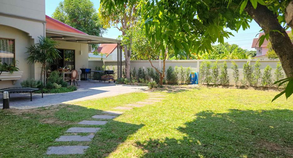 Haus zur Miete mit 4 Zimmer in Mueang Chiang Mai, Chiang Mai