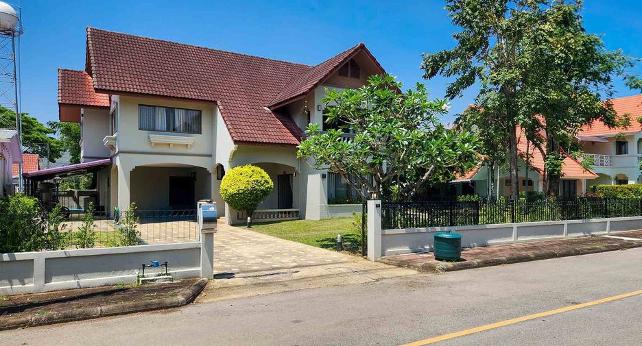 Haus zur Miete mit 4 Zimmer in Mueang Chiang Mai, Chiang Mai