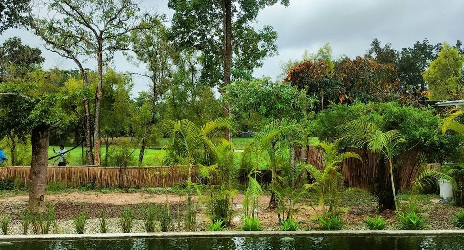 À vendre 5 chambres villa à Mueang Lamphun, Lamphun