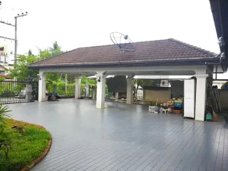 À vendre 4 chambres maison à Mueang Lamphun, Lamphun