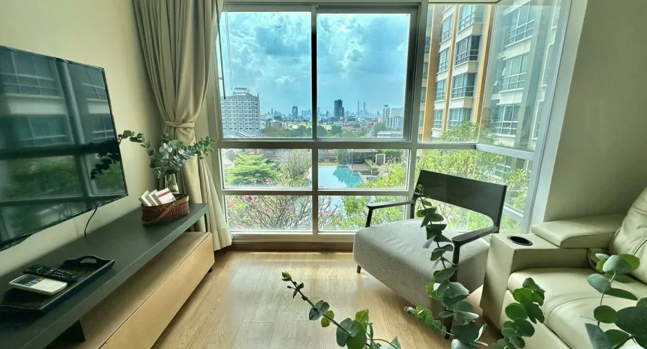 For rent 2 bedrooms condo in Phaya Thai, Bangkok