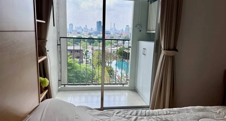 For rent 2 bedrooms condo in Phaya Thai, Bangkok