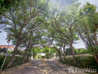 For rent 5 bedrooms townhouse in Phasi Charoen, Bangkok