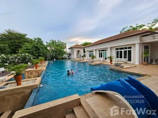 For rent 5 bedrooms townhouse in Phasi Charoen, Bangkok