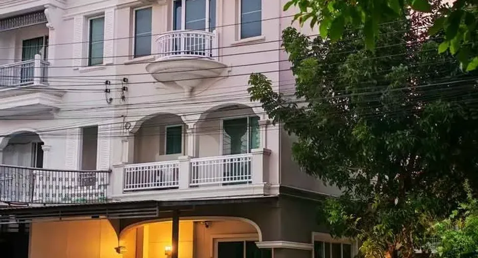 出租 3 卧室 联排别墅 在 Phasi Charoen, 曼谷