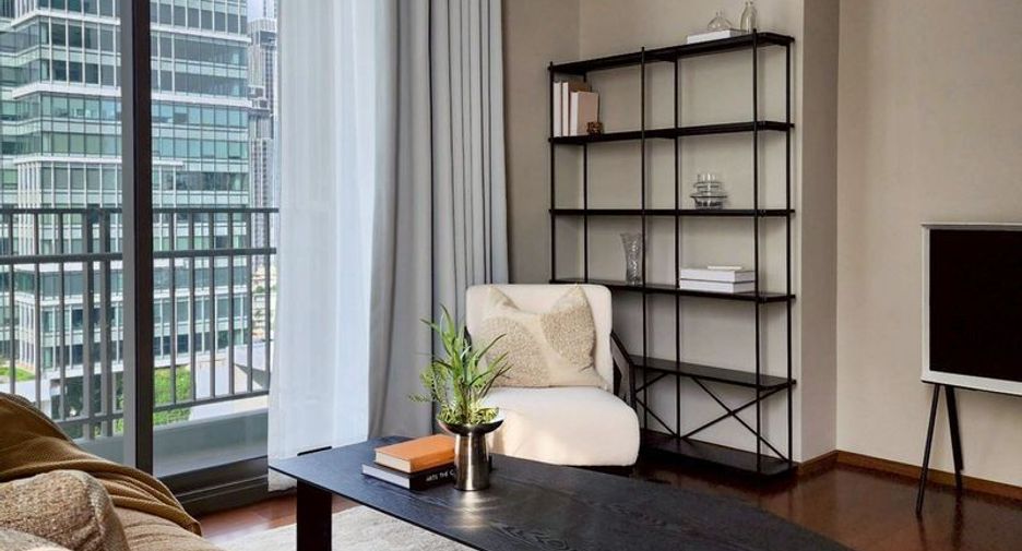 For rent 2 bedrooms condo in Watthana, Bangkok