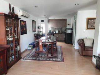 Casa adosada en venta de 8 habitaciones en Watthana, Bangkok