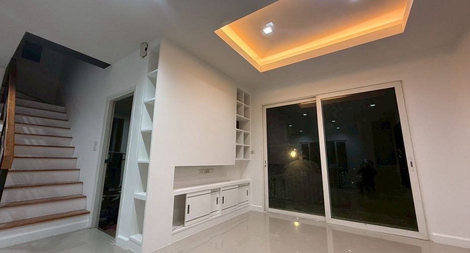For sale 4 bedrooms house in Prawet, Bangkok