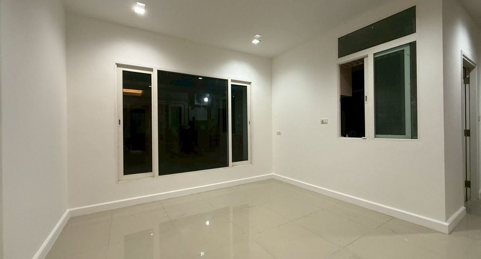 For sale 4 bedrooms house in Prawet, Bangkok