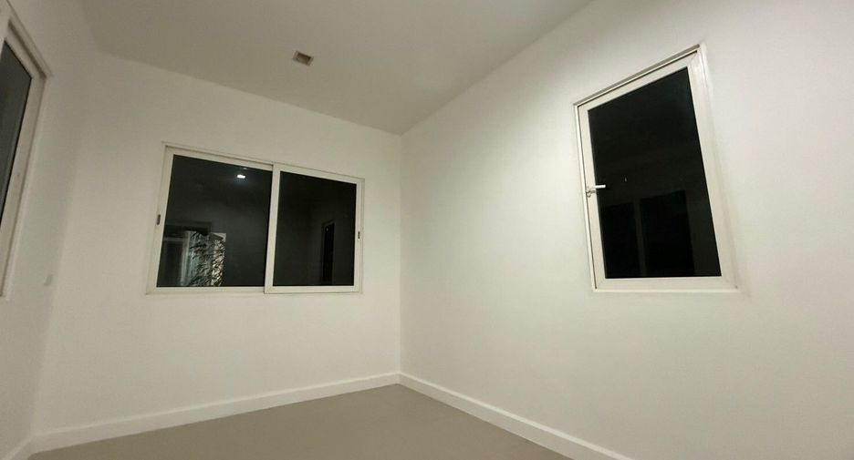 For sale 4 bedrooms house in Prawet, Bangkok