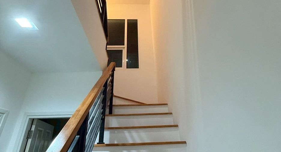 For sale 4 bedrooms house in Prawet, Bangkok