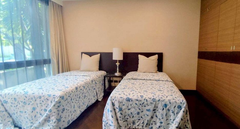 For rent 2 bedrooms apartment in Watthana, Bangkok