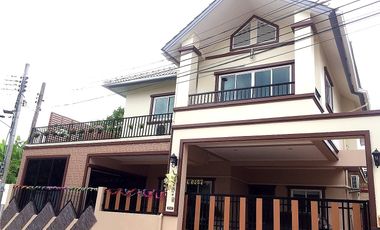 À vendre 4 chambres maison à Taling Chan, Bangkok