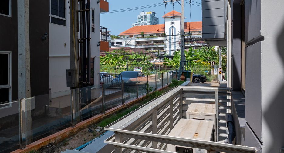 For sale 1 bed apartment in Bang Lamung, Chonburi