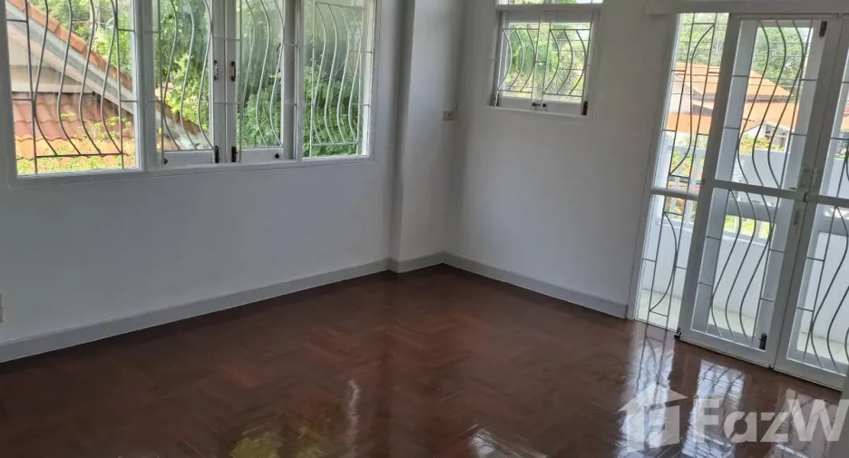 Продажа 3 спальни дом в Khlong Luang, Патумтани