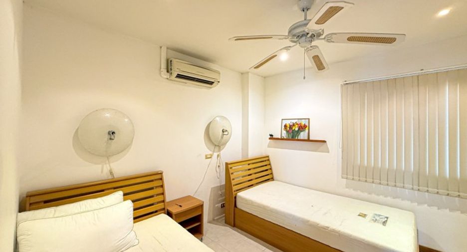 For sale 2 bedrooms condo in Pratumnak, Pattaya