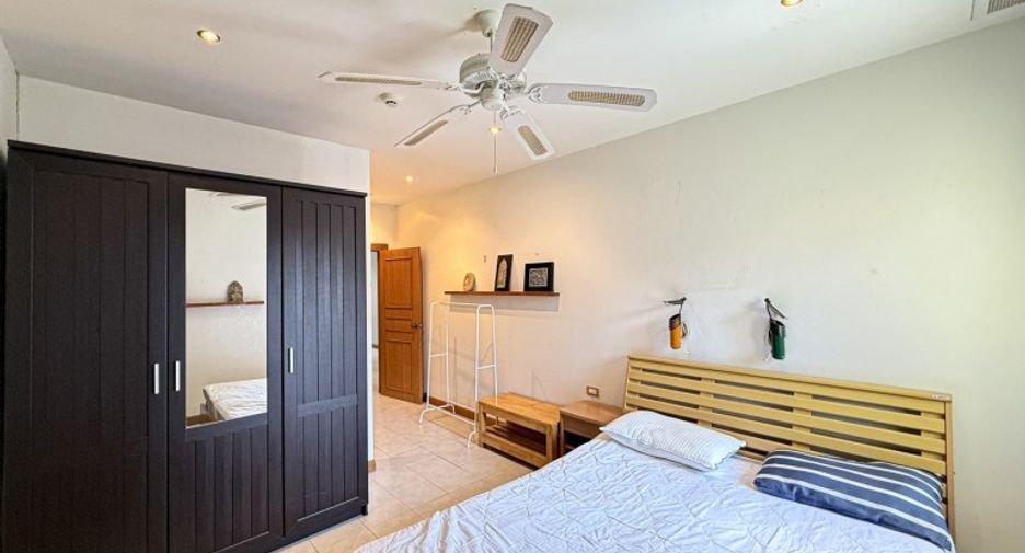 For sale 2 bedrooms condo in Pratumnak, Pattaya