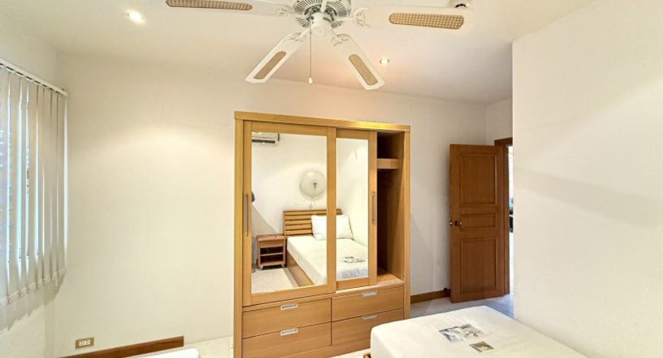 For sale 2 bedrooms condo in Pratumnak, Pattaya
