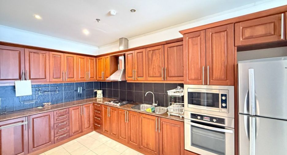 For sale 2 bedrooms condo in Pratumnak, Pattaya
