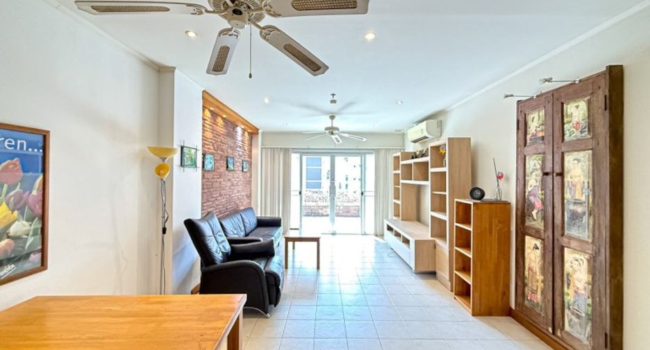 For sale 2 bedrooms condo in Pratumnak, Pattaya