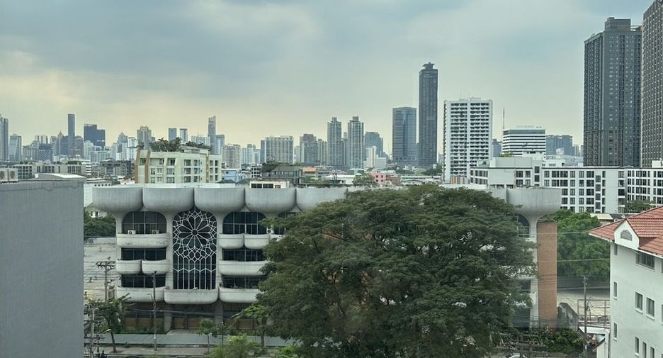 À vendre et à louer 2 chambres condo à Watthana, Bangkok