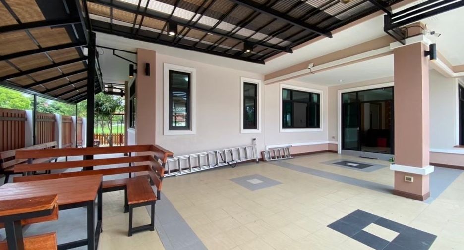 For rent 4 bedrooms house in Doi Saket, Chiang Mai