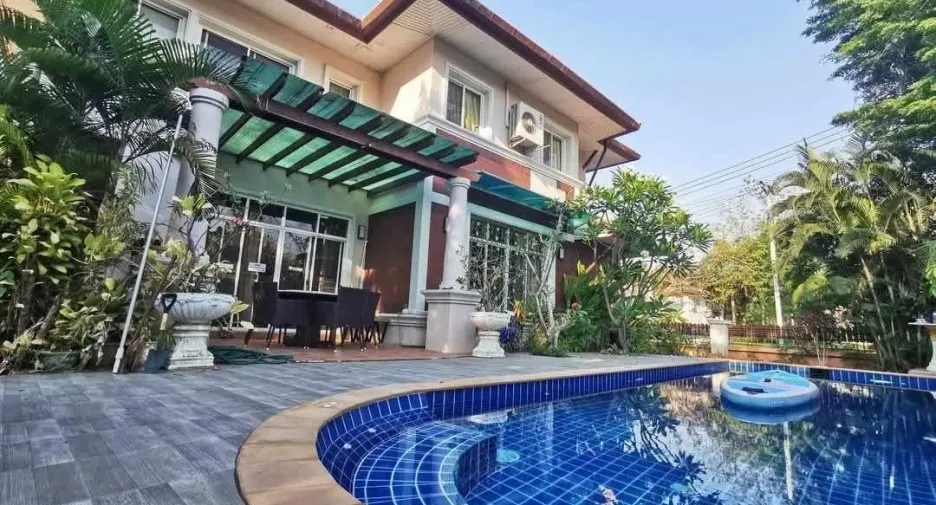 For rent 4 bedrooms house in Mueang Chiang Mai, Chiang Mai
