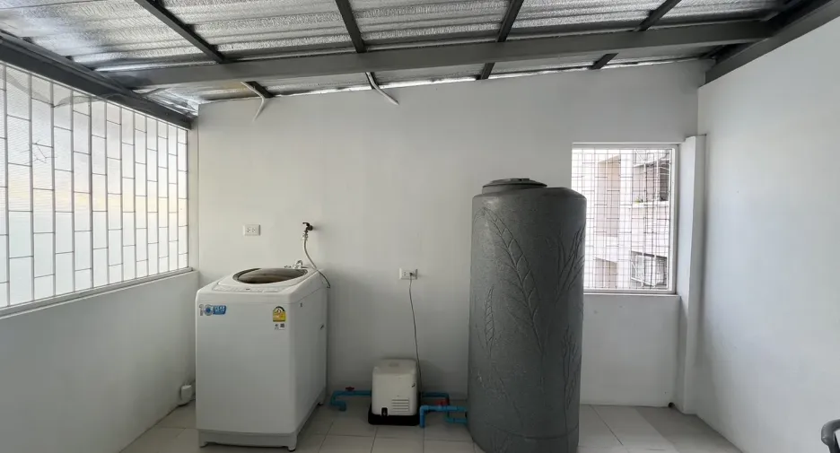 Reihenhaus zur Miete mit 3 Zimmer in Phra Khanong, Bangkok