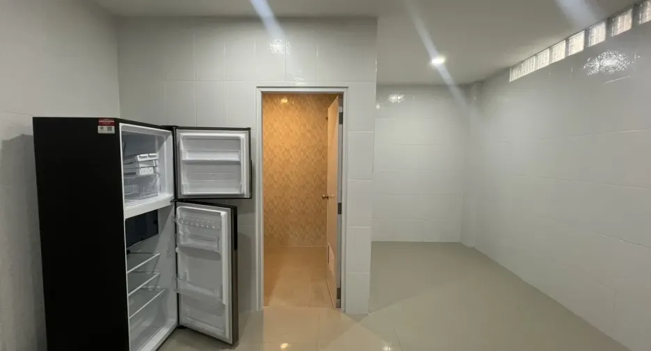 Reihenhaus zur Miete mit 3 Zimmer in Phra Khanong, Bangkok