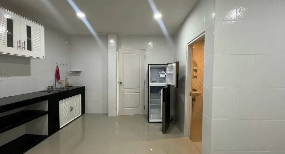 Reihenhaus zur Miete mit 3 Zimmer in Phra Khanong, Bangkok