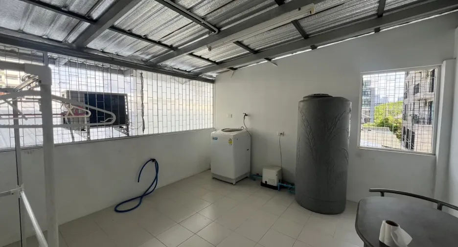 Reihenhaus zur Miete mit 3 Zimmer in Phra Khanong, Bangkok