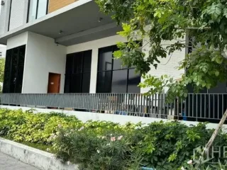 Аренда торговое помещение в Кхлонг Тоеи, Бангкок