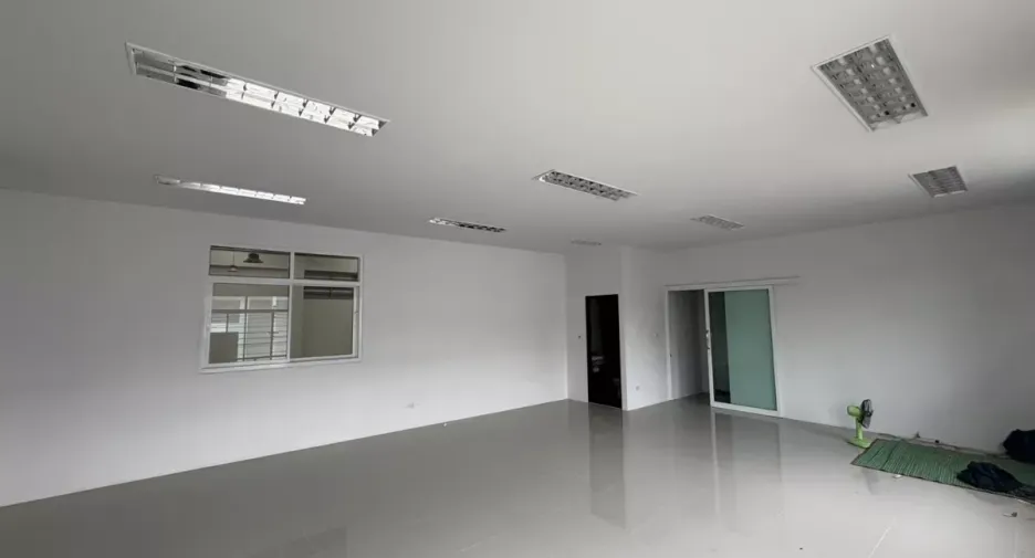 For rent warehouse in Phra Samut Chedi, Samut Prakan