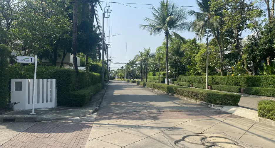 For sale 4 bedrooms house in Bang Khen, Bangkok