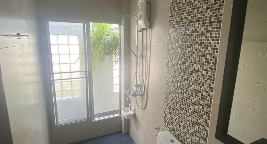 For sale 4 bedrooms house in Bang Khen, Bangkok