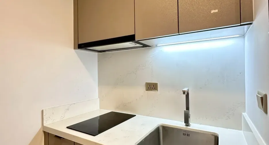 Wohnung zur Miete mit 1 Zimmer in Huai Khwang, Bangkok