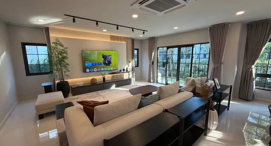 For rent 5 bedrooms house in Bang Phli, Samut Prakan