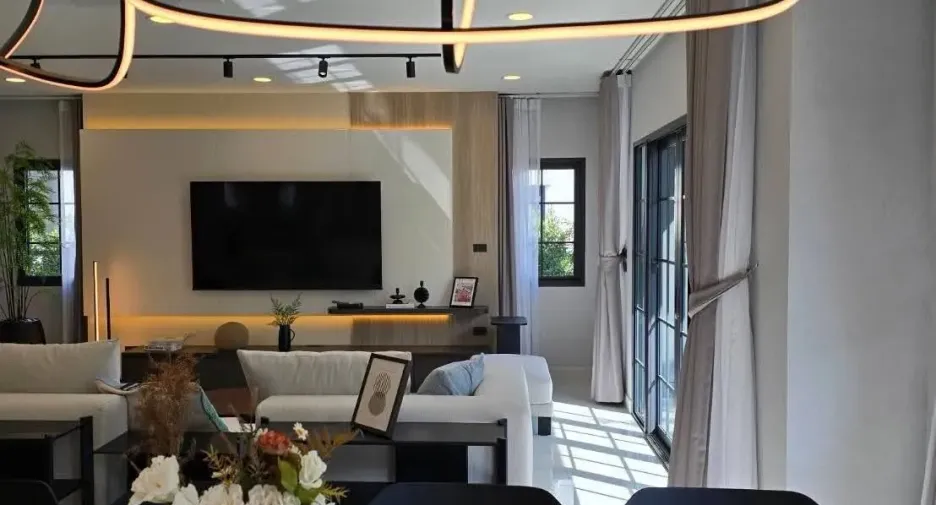 For rent 5 bedrooms house in Bang Phli, Samut Prakan