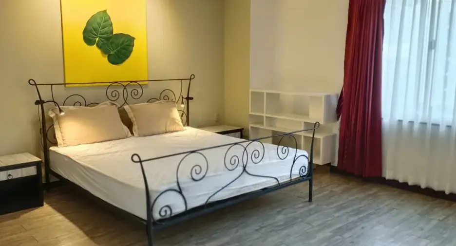 Condo en alquiler de 3 habitaciones en Khlong Toei, Bangkok