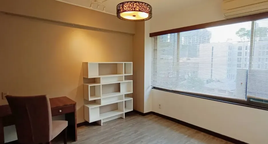 Condo en alquiler de 3 habitaciones en Khlong Toei, Bangkok