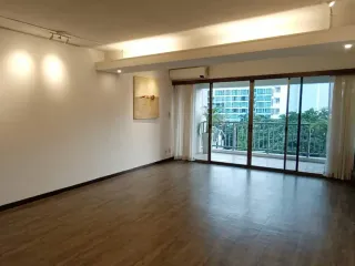 Condo en alquiler de 3 habitaciones en Khlong Toei, Bangkok